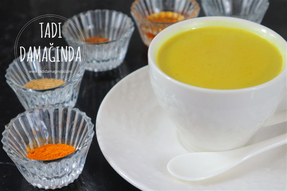 Laktozsuz Kazeinsiz Altın Süt (Zerdeçal Latte)