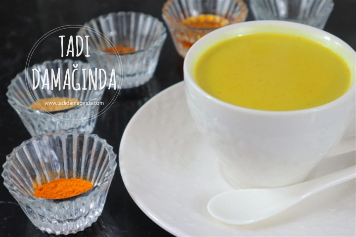 Laktozsuz Kazeinsiz Altın Süt (Zerdeçal Latte)