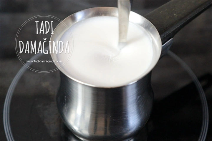 Laktozsuz Kazeinsiz Altın Süt (Zerdeçal Latte)