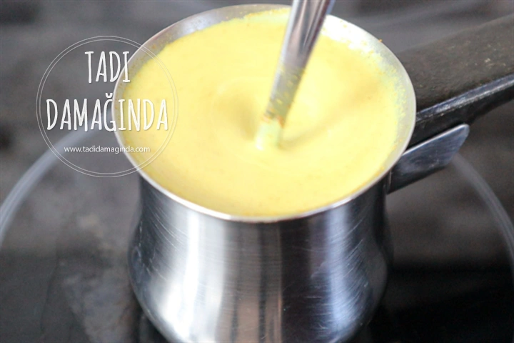 Laktozsuz Kazeinsiz Altın Süt (Zerdeçal Latte)