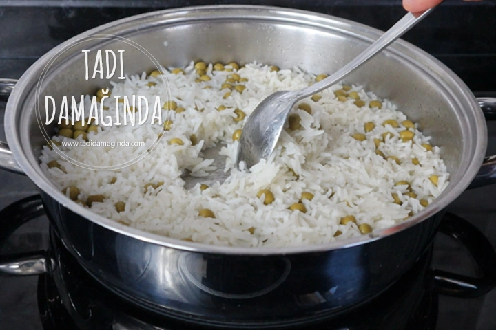 Bezelyeli Pirinç Pilavı