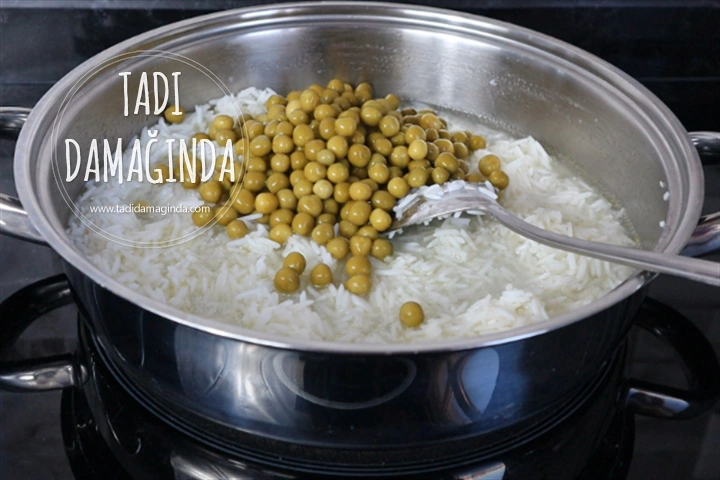 Bezelyeli Pirinç Pilavı