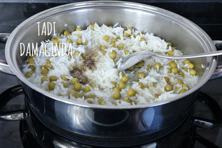 Bezelyeli Pirinç Pilavı