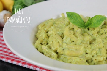 Fesleğenli Avokadolu Ekşili Kremalı Makarna