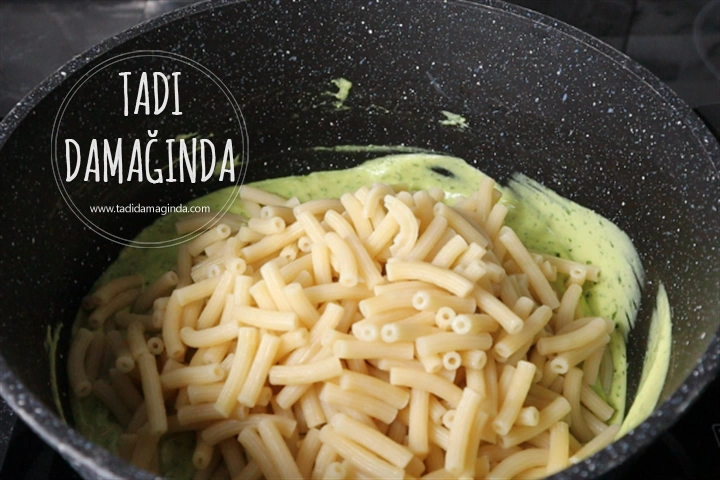 Fesleğenli Avokadolu Ekşili Kremalı Makarna
