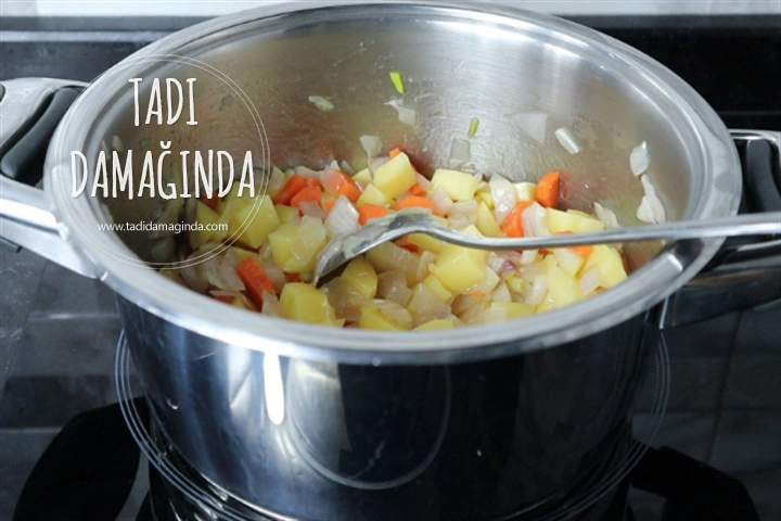 Baharatlı Sebzeli Mercimek Çorbası (Unsuz)