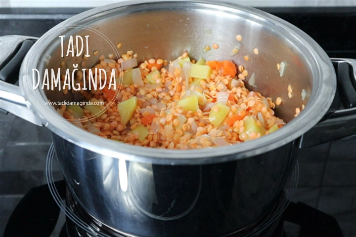 Baharatlı Sebzeli Mercimek Çorbası (Unsuz)