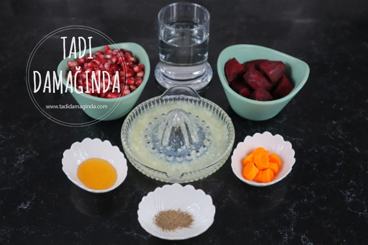 Zerdeçallı Kırmızı Smoothie