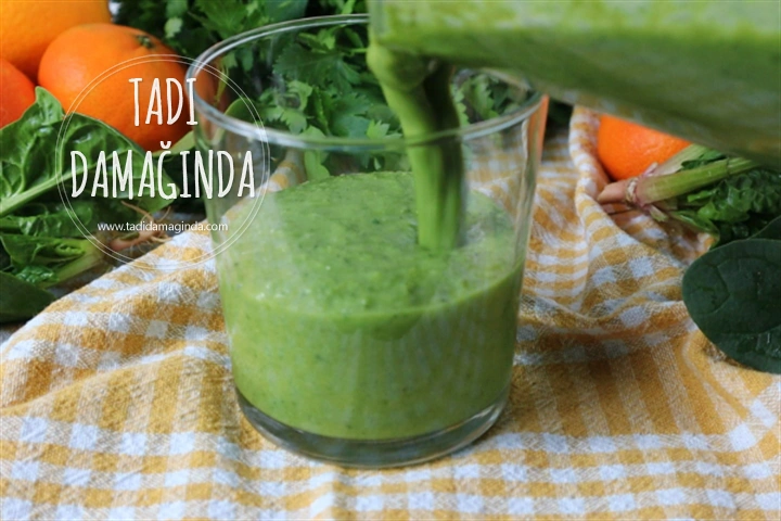 Brokolili Ispanaklı Vegan Smoothie