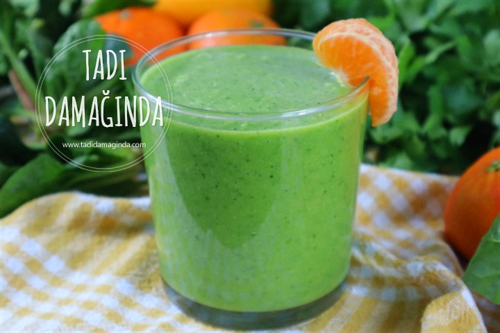Brokolili Ispanaklı Vegan Smoothie