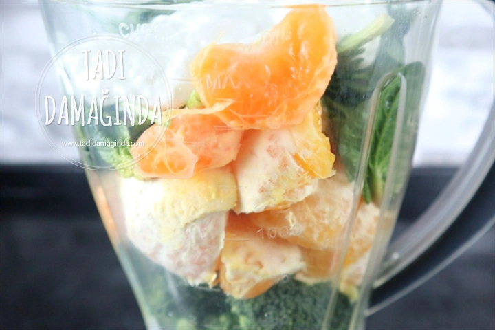 Yeşilli Turunçlu Yoğurt Smoothie