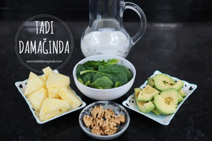 Kefirli Ananaslı Avokado Smoothie