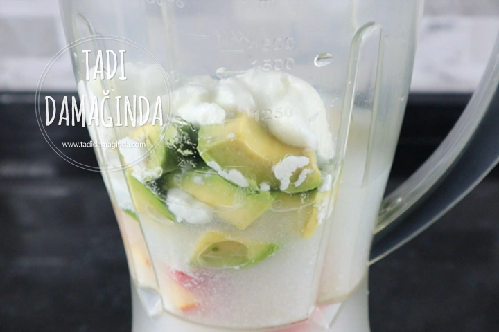 Yoğurtlu Avokadolu Fresh Smoothie