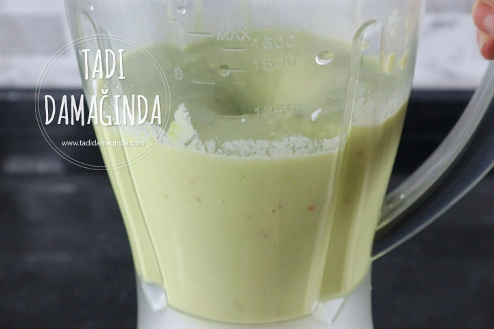 Yoğurtlu Avokadolu Fresh Smoothie