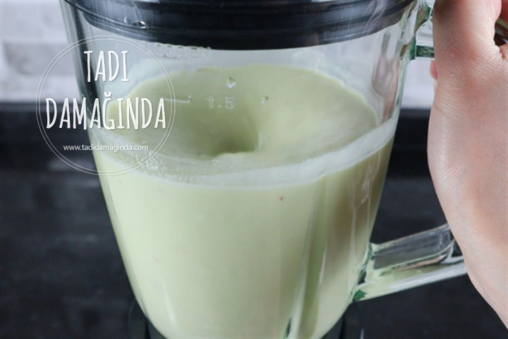 Zencefilli Limonlu Avokado Smoothie (Vegan)