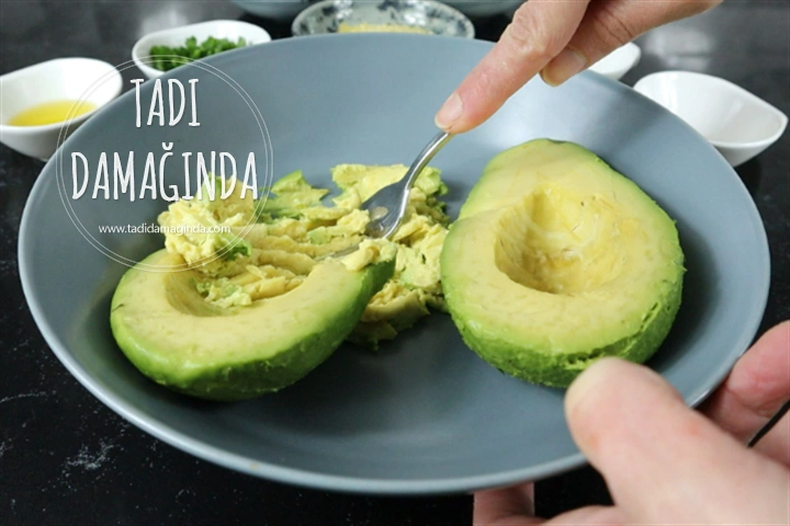 Turşulu Avokado Ezmesi