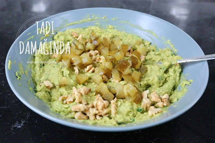 Turşulu Avokado Ezmesi