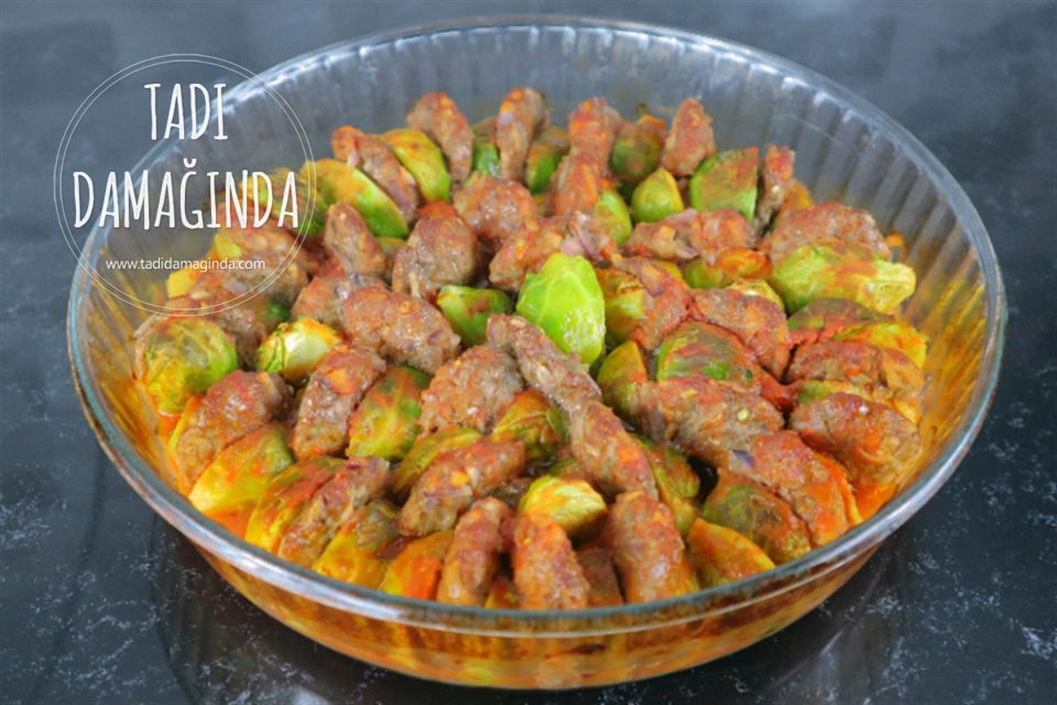 Fırında Köfteli Soslu Brüksel Lahanası