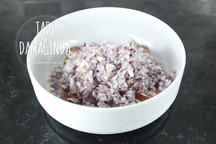 Fırında Köfteli Soslu Brüksel Lahanası