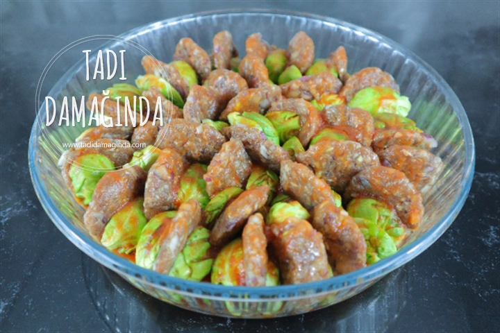 Fırında Köfteli Soslu Brüksel Lahanası