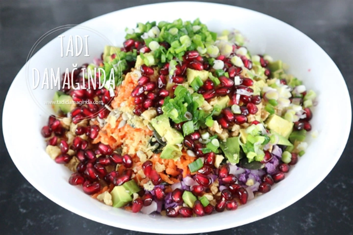 Mor Karnabahar Salatası