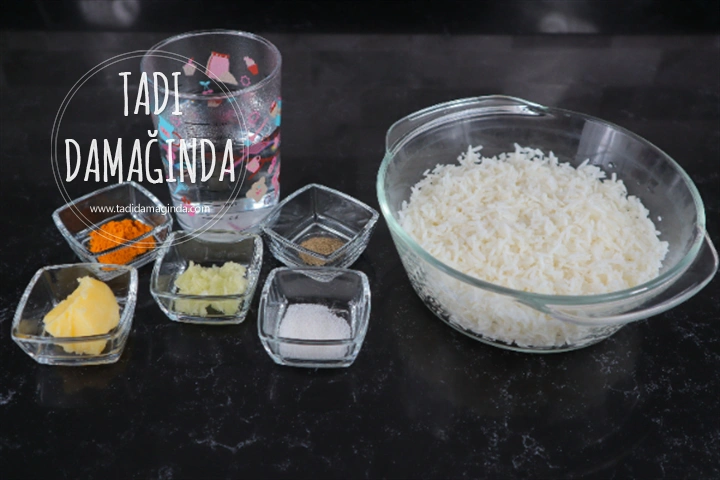 Sarımsaklı Zerdeçallı Pilav