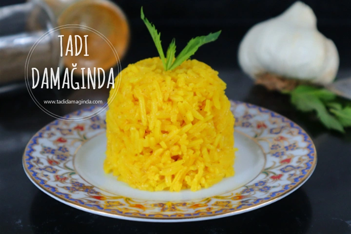 Sarımsaklı Zerdeçallı Pilav