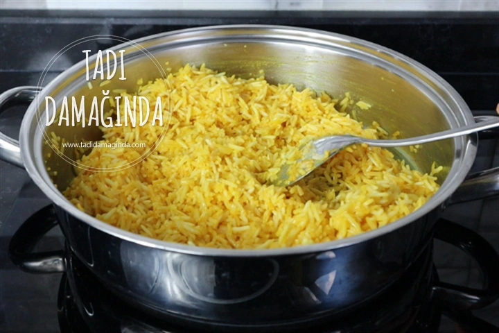 Sarımsaklı Zerdeçallı Pilav