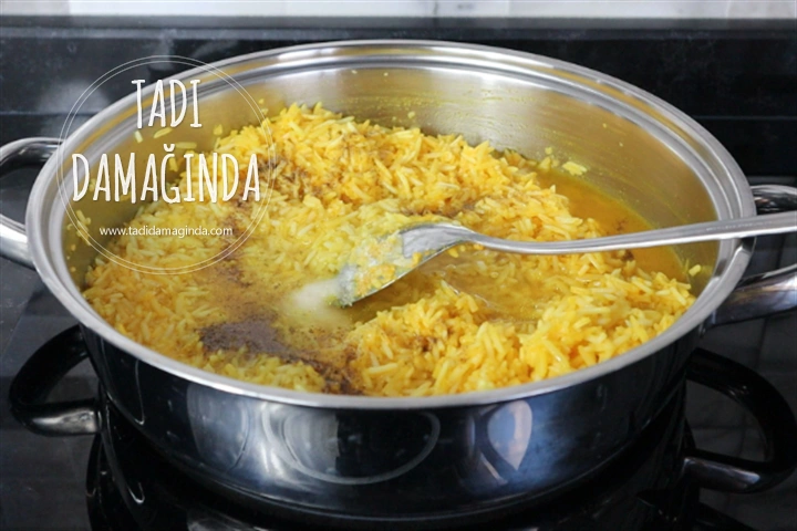 Sarımsaklı Zerdeçallı Pilav