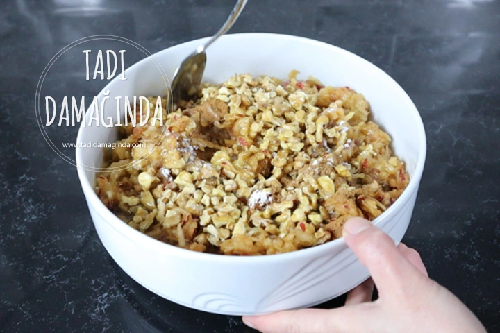 Hamursuz İrmikli Elmalı Pasta