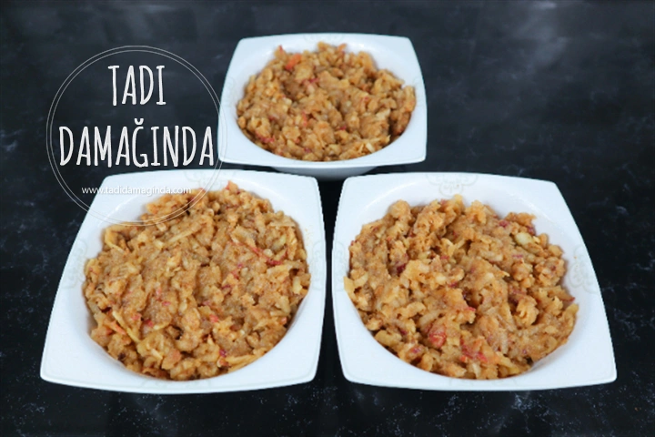 Hamursuz İrmikli Elmalı Pasta