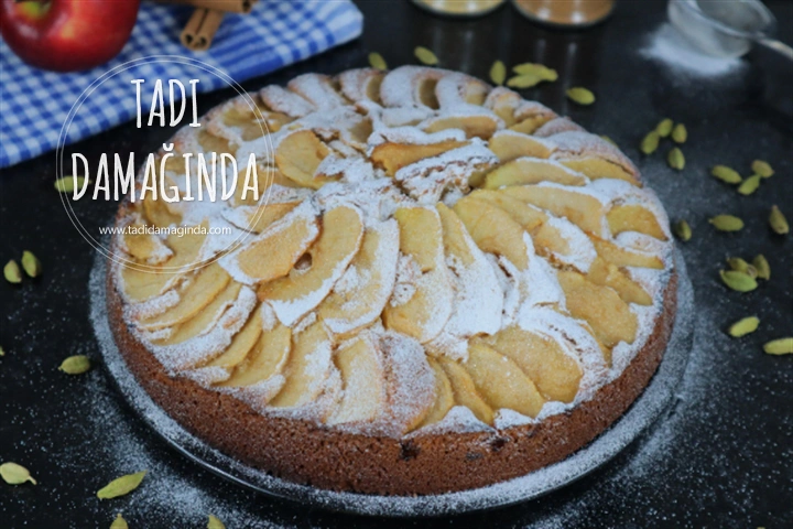 Kakuleli Tarçınlı Elmalı Kek