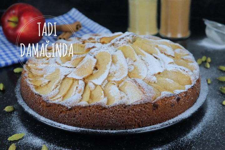 Kakuleli Tarçınlı Elmalı Kek