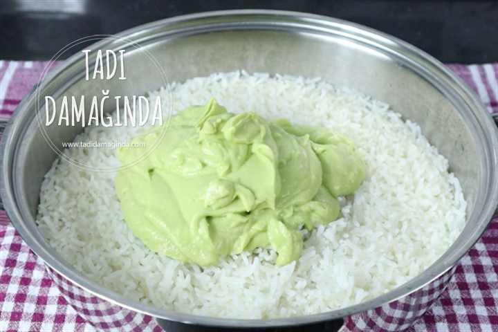 Avokado Soslu Pilav
