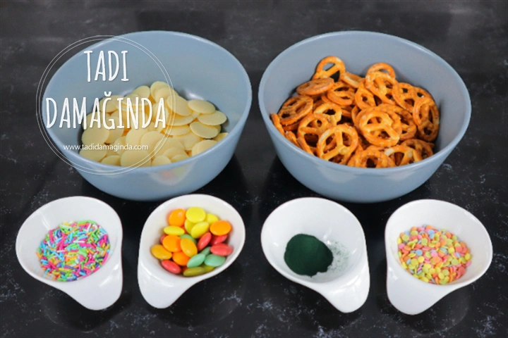 Yeni Yıl Krakerleri