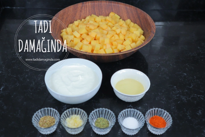 Fırında Yoğurt Soslu Patates