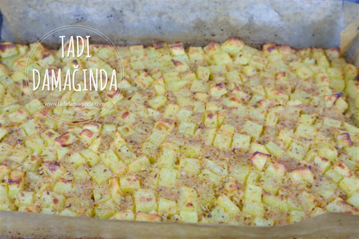 Fırında Yoğurt Soslu Patates