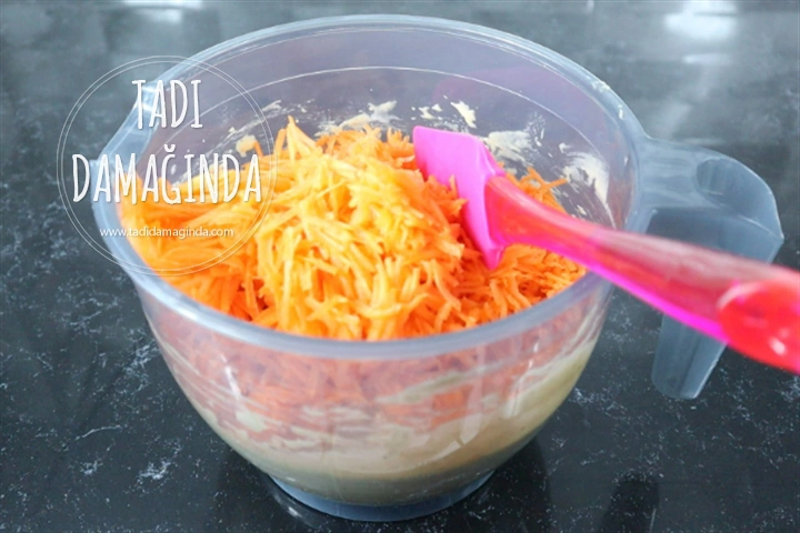 Kahvecilerin Havuçlu Tarçınlı Keki