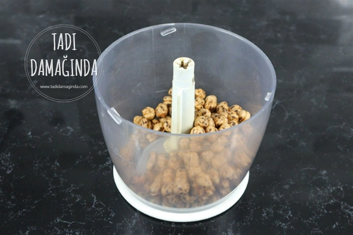 4 Malzemeli Helva Tadında Pişmeyen Leblebi Kurabiye (Unsuz Şekersiz)