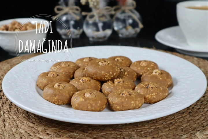 4 Malzemeli Helva Tadında Pişmeyen Leblebi Kurabiye (Unsuz Şekersiz)