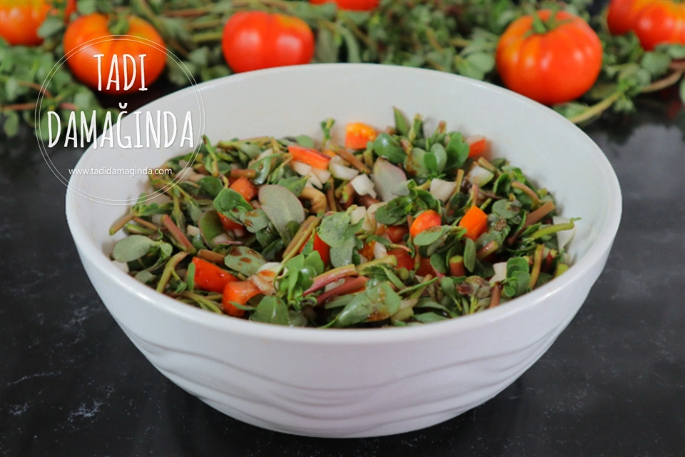 Domatesli Soğanlı Semizotu Salatası