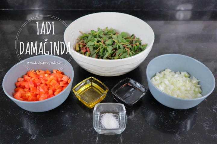 Domatesli Soğanlı Semizotu Salatası