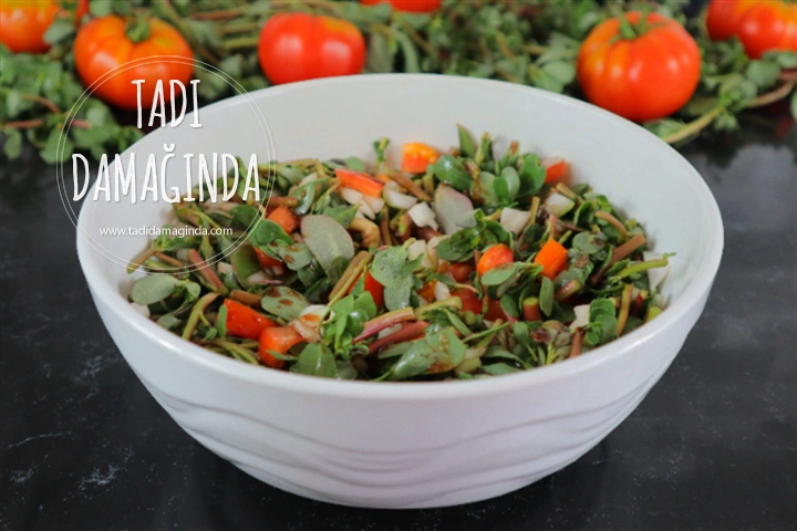 Domatesli Soğanlı Semizotu Salatası