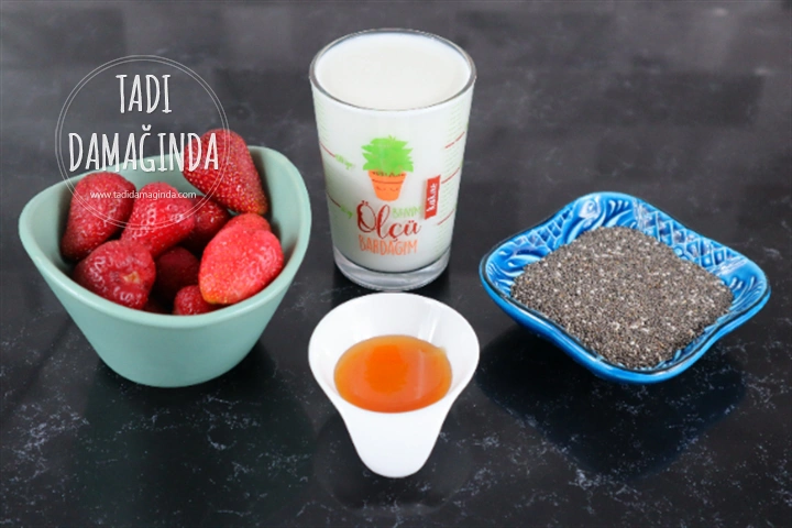 Şekersiz Çilekli Chia Puding