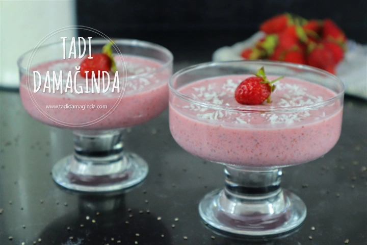 Laktozsuz Kazeinsiz Çilekli Chia Puding