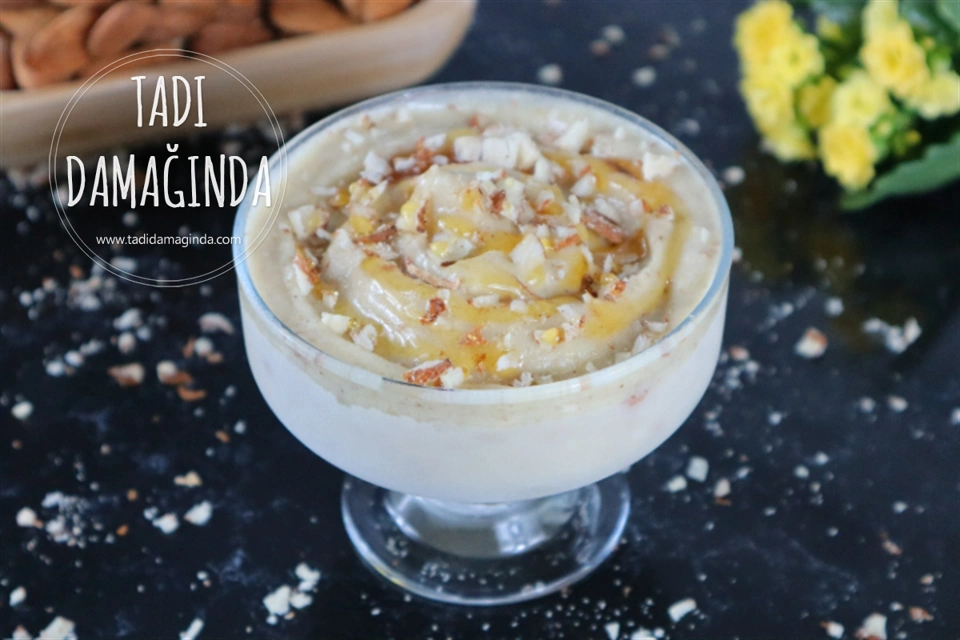 2 Malzemeli Bademli Muz Dondurması