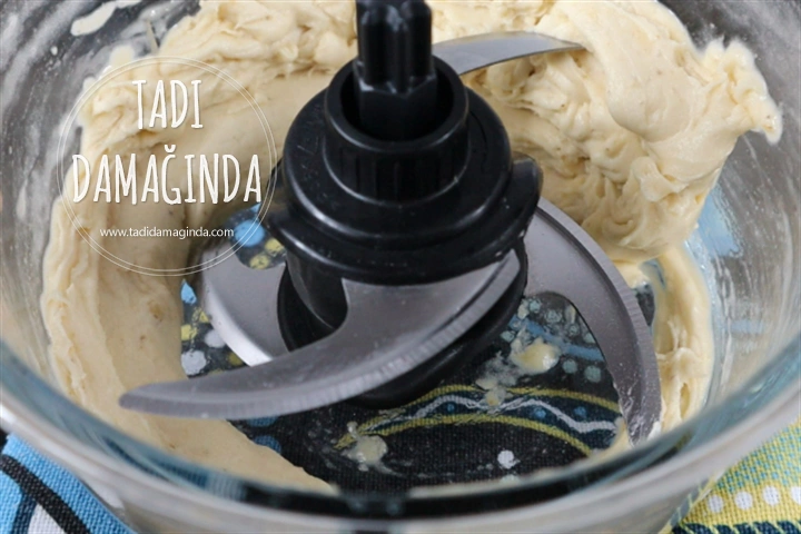 2 Malzemeli Bademli Muz Dondurması