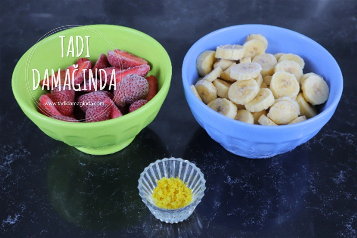3 Malzemeli Çilekli Limonlu Muz Dondurması