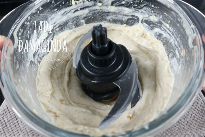 3 Malzemeli Cevizli Tarçınlı Muz Dondurması