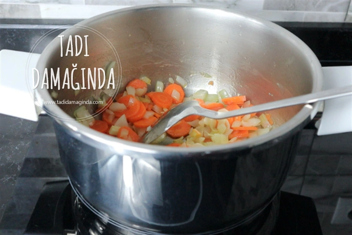 Sebzeli Beluga (Siyah) Mercimek Çorbası